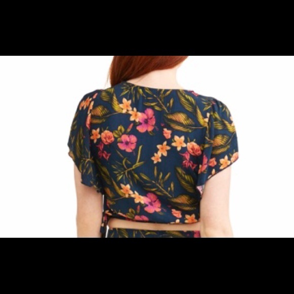 No Boundaries Short Ruffled Top - Picture 4 of 6